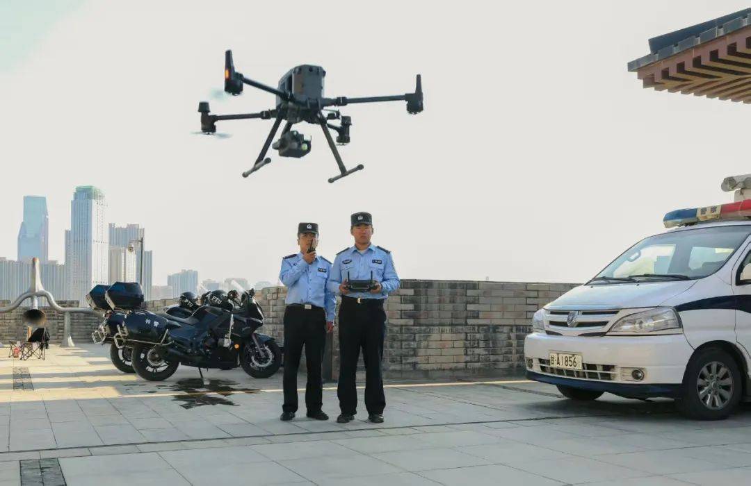 皇冠信用網最新地址_党媒记者在一线丨全域感知、空地协同、一屏掌控皇冠信用網最新地址！兰州公安智慧安保体系构筑起大型节会安全防线