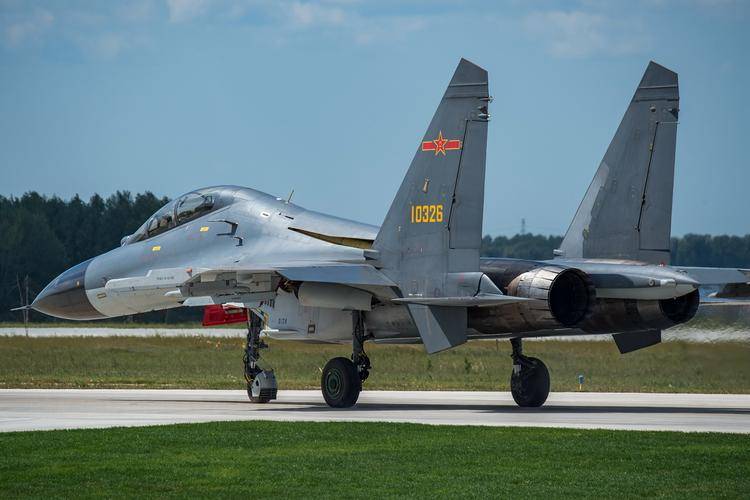 皇冠信用网登3代理_央视亲自曝光皇冠信用网登3代理，十几人推着歼-16发动机出镜，新太行早已脱胎换骨