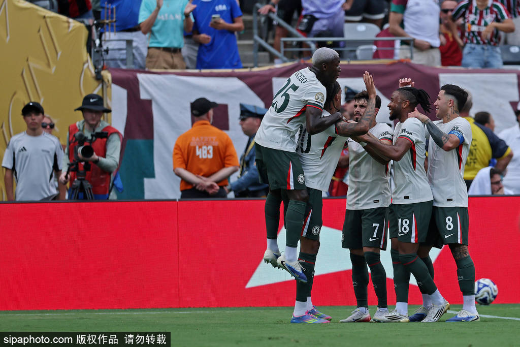 皇冠登一登二登三区别_曼联2-1西汉姆:费尔南德斯梅开二度皇冠登一登二登三区别,库尼亚闪耀,球队状态爆表!