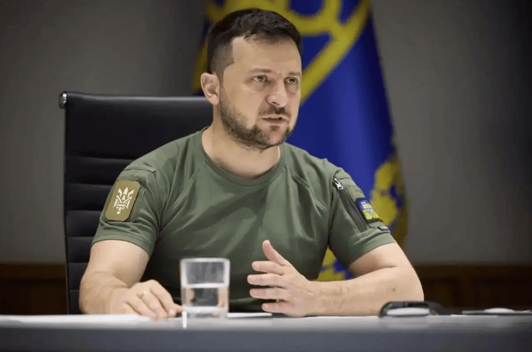 如何注册皇冠足球代理_俄乌重大转折点来了?基辅内部抗议内讧之际如何注册皇冠足球代理,俄军渗透部队的伏击,正撕裂乌克兰东部最后的防线