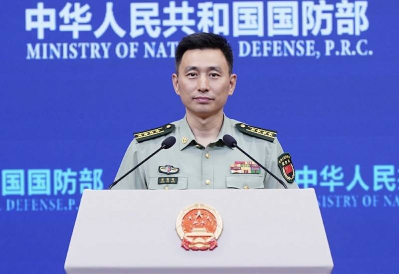 皇冠信用网登3代理注册_国防部答南都：解放军和武警部队官兵正奋战在防汛救灾一线