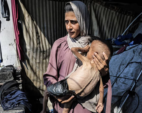 皇冠信用網如何开户_美国卫星公司发布图像：加沙人民围住援助卡车皇冠信用網如何开户，他们的痛苦与绝望从太空都能看到