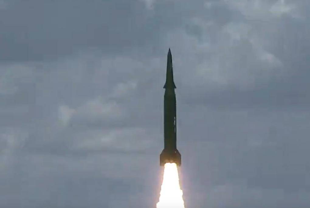 皇冠信用網会员开户_火箭军导弹“洲际快递”发射成功皇冠信用網会员开户,解放军潜艇出海助力,军事力量再升级!