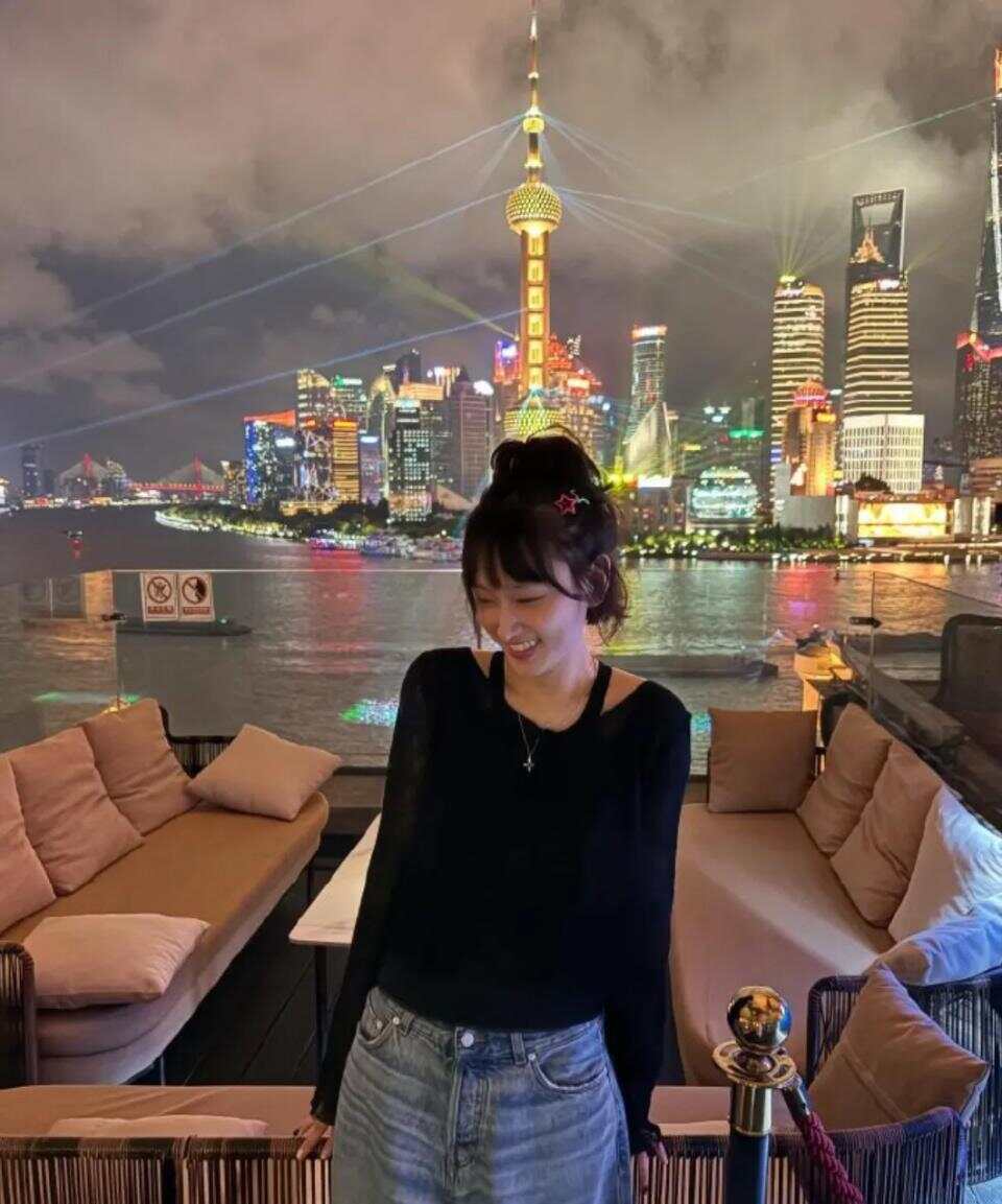 皇冠信用网押金多少_冲上热搜第一皇冠信用网押金多少!韩国演员发上海快递员休息照引争议