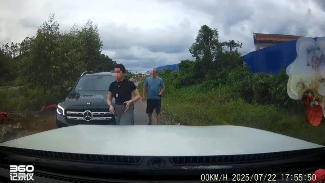 皇冠信用开户申请_被亮证当事人发声:相关负责人称女司机为普通经营者皇冠信用开户申请,证件是假的