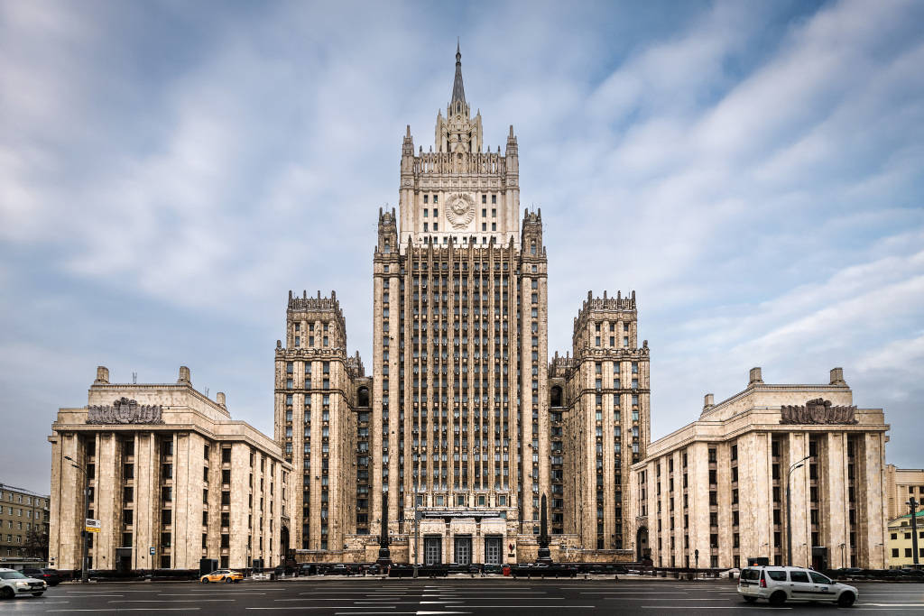 皇冠信用盘需要押金吗_俄外交部：部署中短程陆基导弹的限制已与俄无关