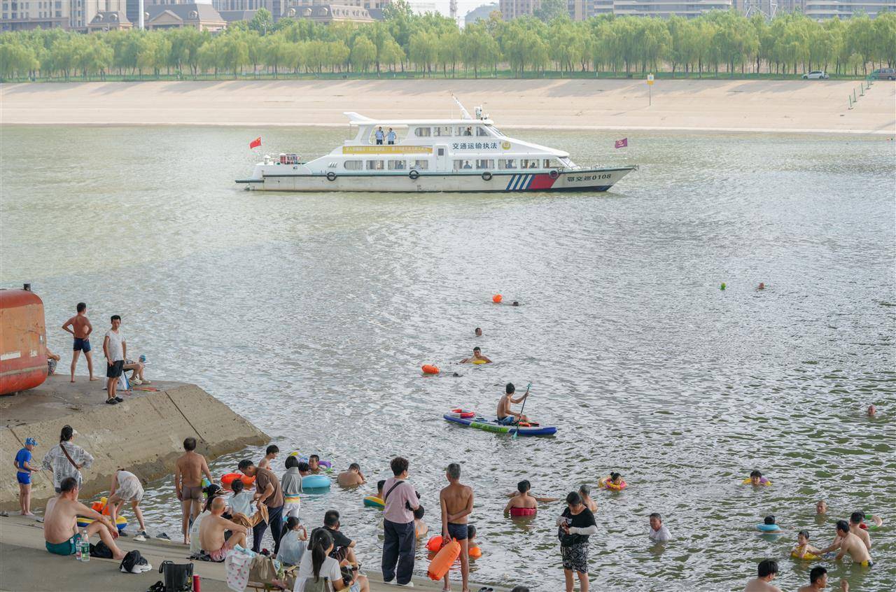 如何代理皇冠信用网_武汉多部门联合行动并提醒市民:远离两江通航水域如何代理皇冠信用网,莫让消暑变险情