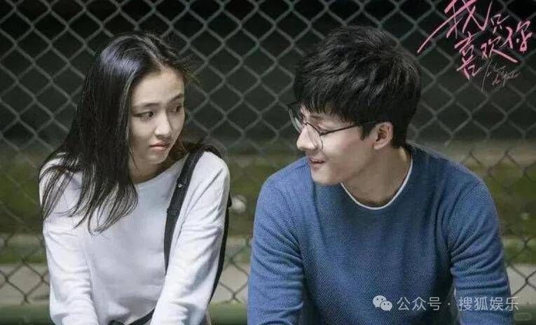 皇冠代理联系方式_离婚三年又被拍到亲密逛超市皇冠代理联系方式，他俩这是纯带娃还是真复合了？