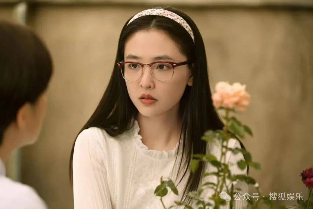 皇冠代理联系方式_离婚三年又被拍到亲密逛超市皇冠代理联系方式，他俩这是纯带娃还是真复合了？