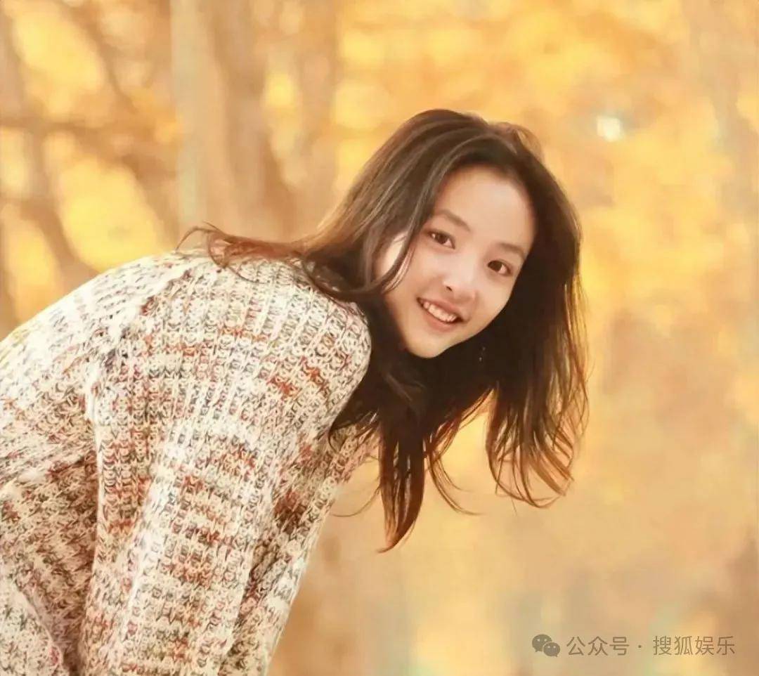 皇冠代理联系方式_离婚三年又被拍到亲密逛超市皇冠代理联系方式，他俩这是纯带娃还是真复合了？