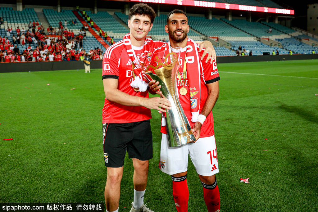 皇冠皇冠信用网会员注册_曼联引援新动向：若无法签下塞斯科皇冠皇冠信用网会员注册，阿格霍瓦与帕夫利季斯成替代人选！