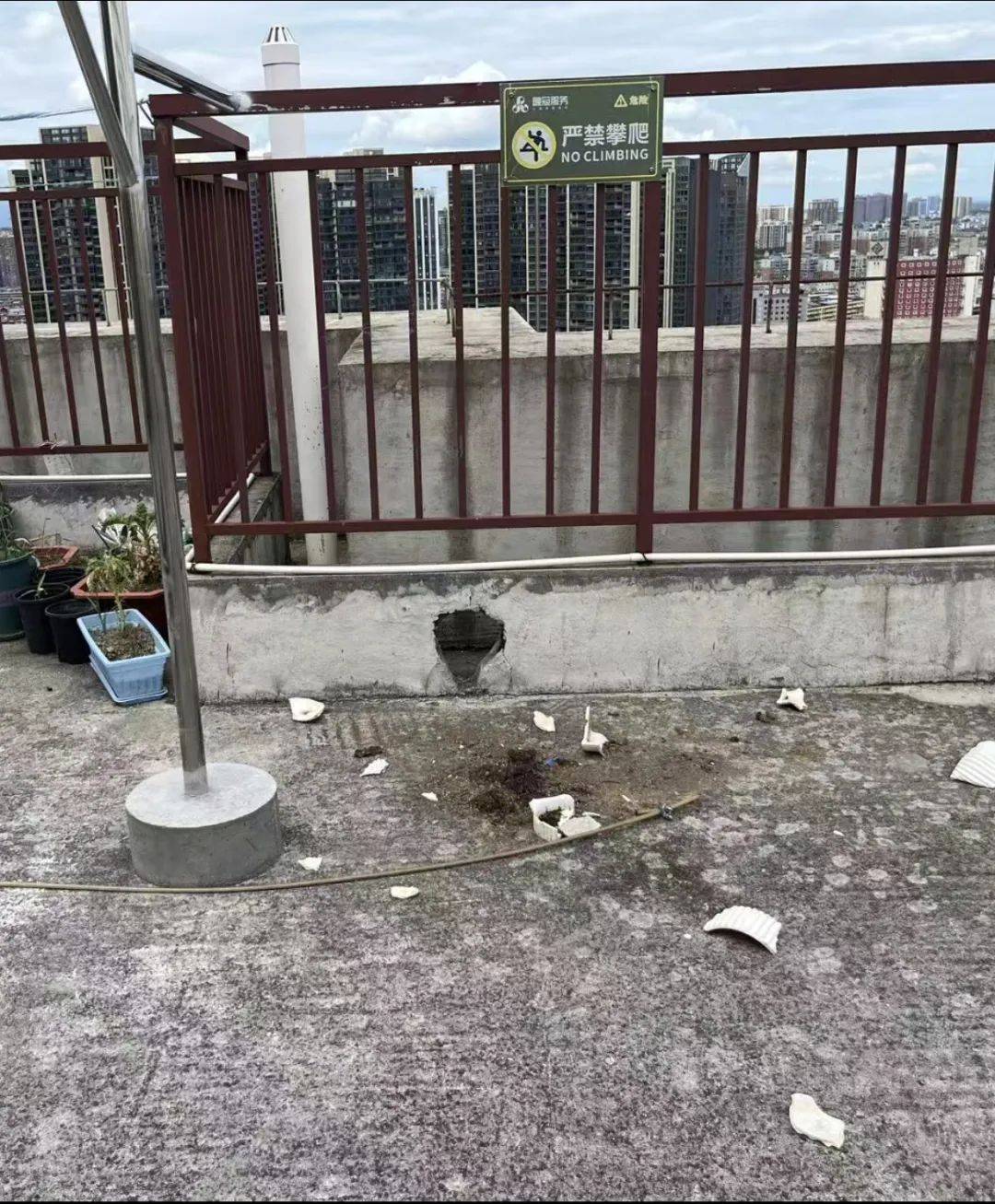 皇冠信用盘如何注册_湖南衡阳29岁女子疑被男友施暴后从25楼跳下身亡 男友徐某此前还刺激说：“你放心皇冠信用盘如何注册，她不会去死的”