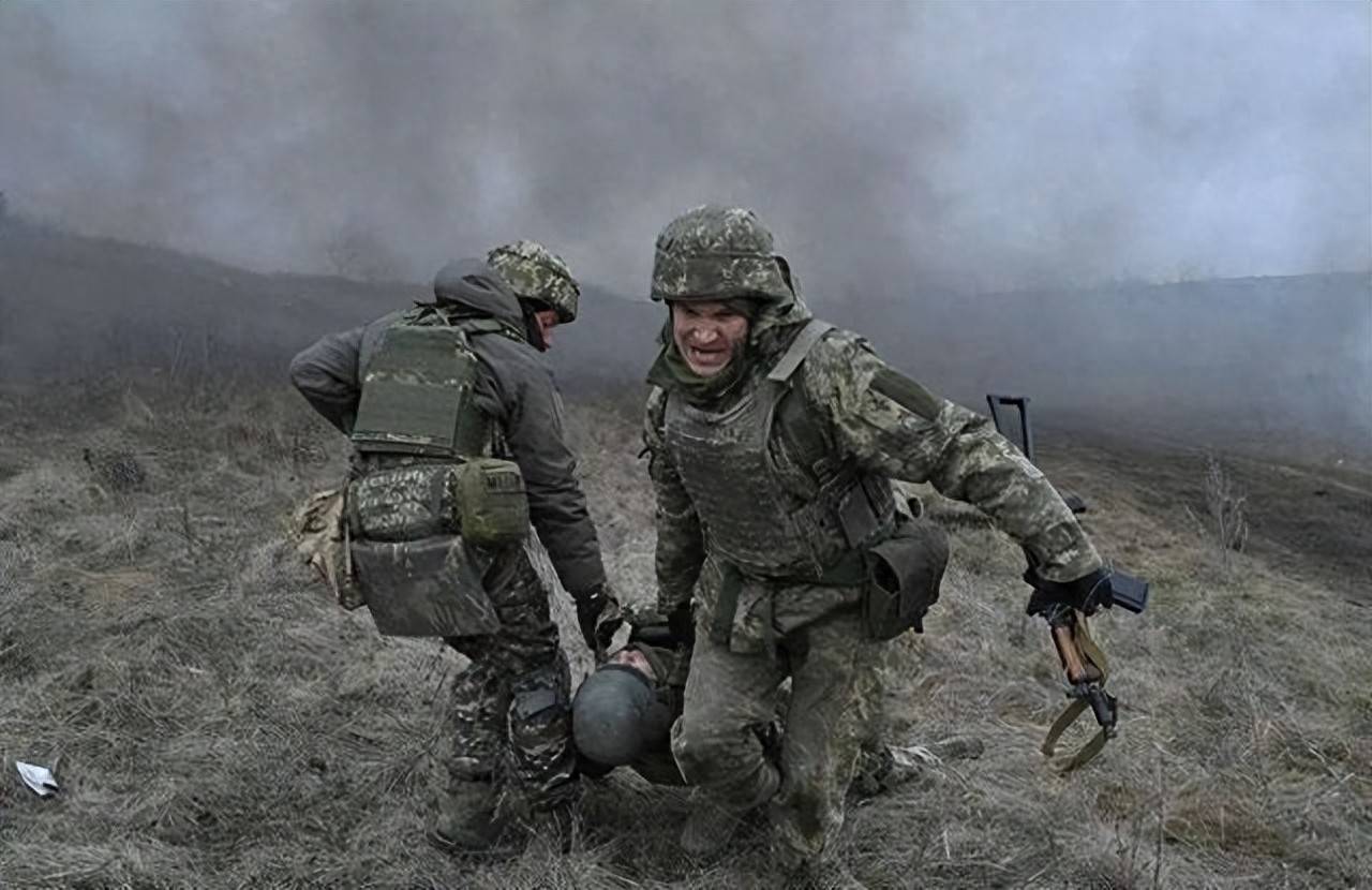 皇冠信用网登3代理注册_决战打响皇冠信用网登3代理注册,乌克兰被爆逃兵40万,泽连斯基豪赌失败,大结局来了?