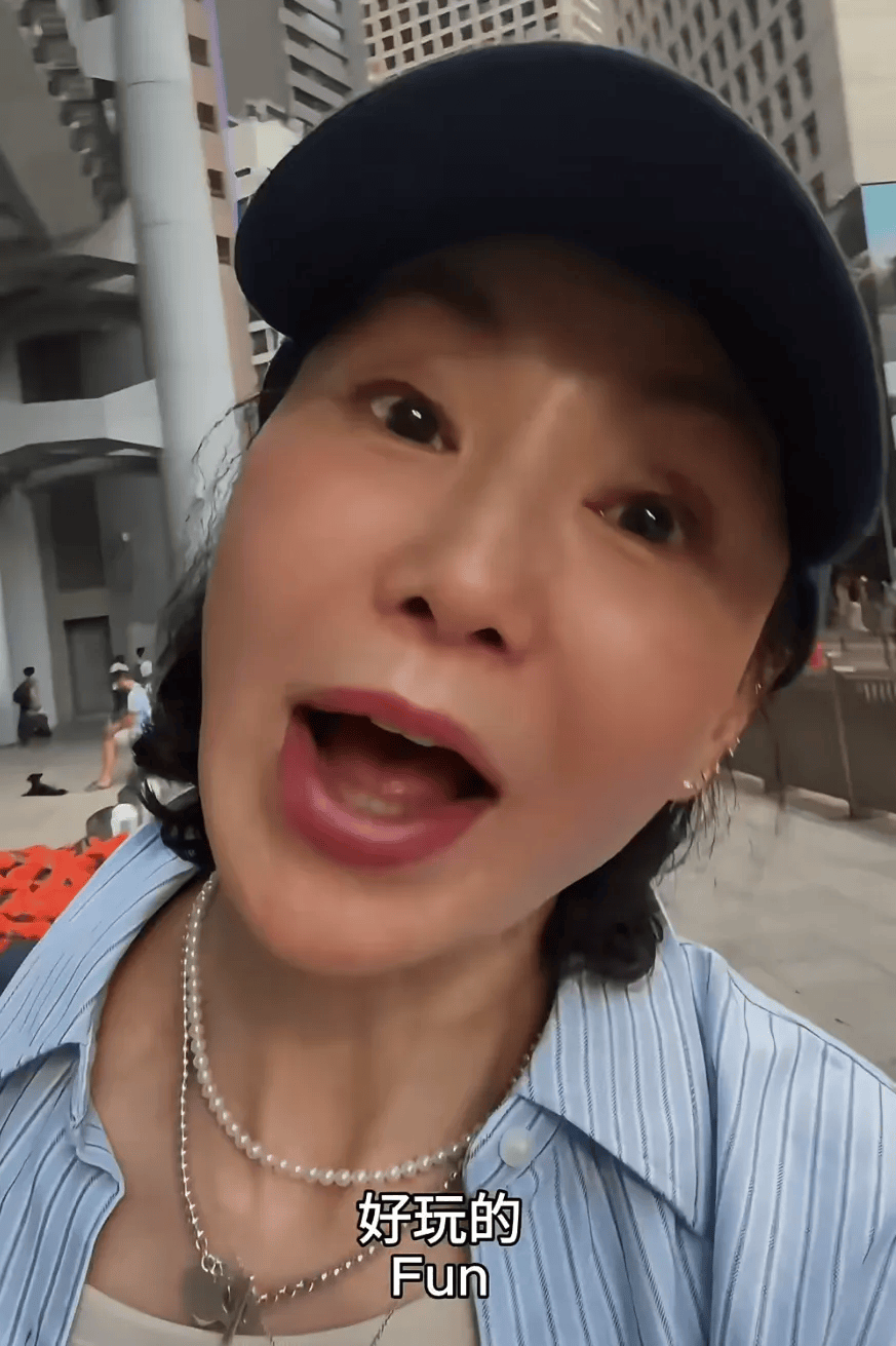 皇冠信用網怎么弄_60岁张曼玉突然罕见露面皇冠信用網怎么弄,疯狂自曝!网友:她眼里还有光