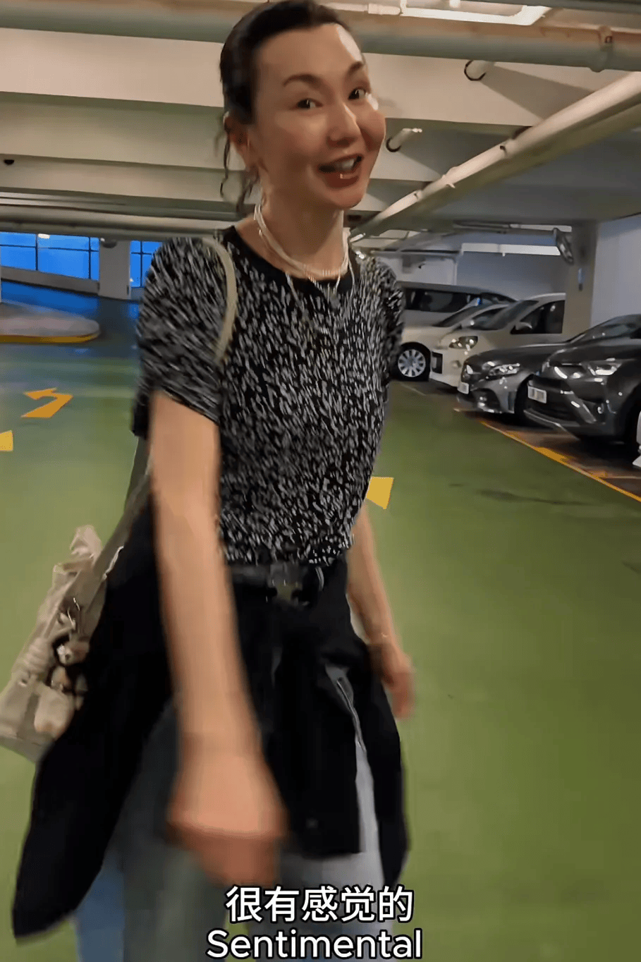 皇冠信用網怎么弄_60岁张曼玉突然罕见露面皇冠信用網怎么弄,疯狂自曝!网友:她眼里还有光