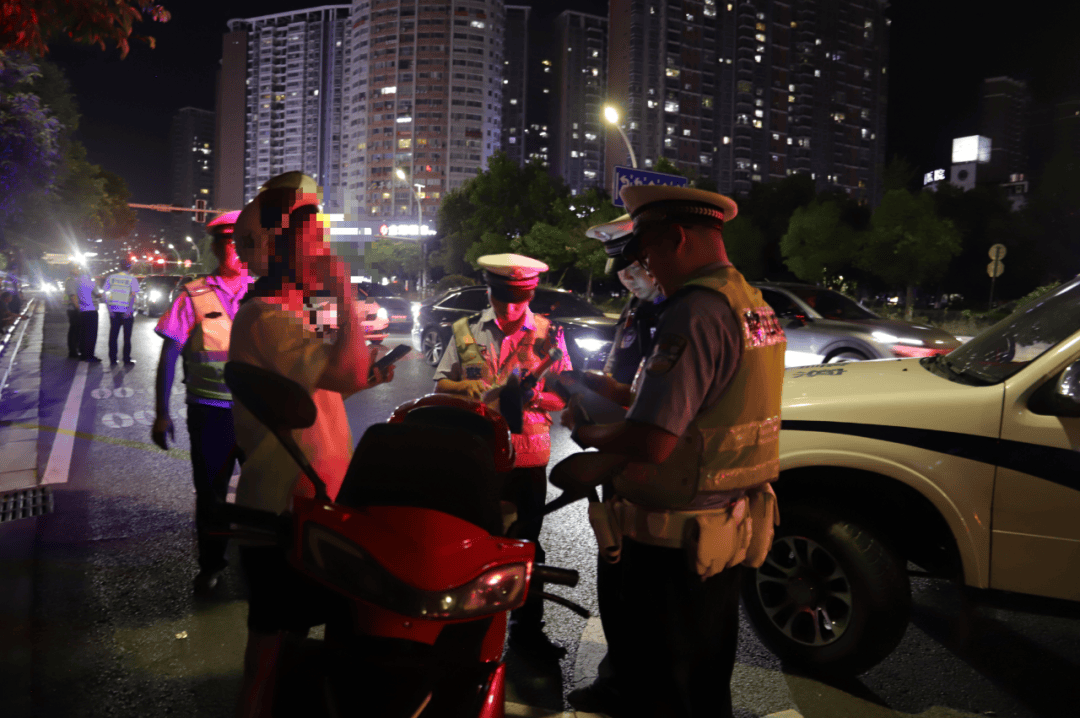匈牙利甲组联赛_多地严查“人造太阳”匈牙利甲组联赛！湖南交警提醒