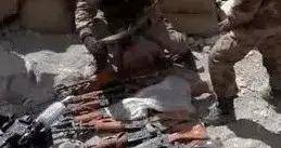 皇冠信用代理_首次曝光！解放军缴获印度英萨斯步枪合影皇冠信用代理，用起来像垃圾！