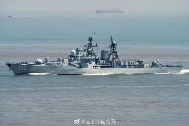 皇冠信用盘登2代理_日媒爆料：中国海军130mm舰炮咆哮皇冠信用盘登2代理！强势驱离侵入的日本驱逐舰！