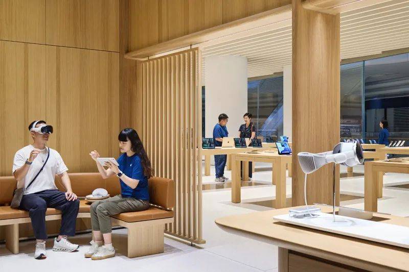 英格兰甲组联赛_大量深圳人涌入英格兰甲组联赛！有人通宵“打地铺”排队……