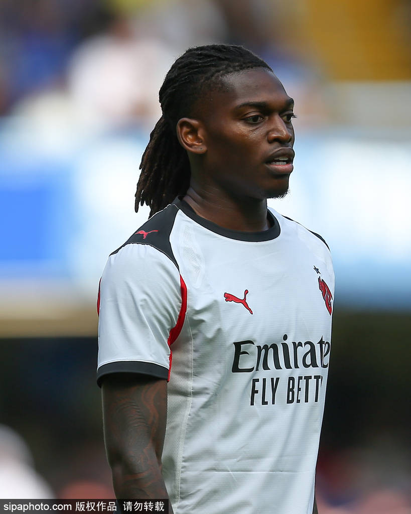 曼联vs阿森纳_莱奥7年磨一剑！米兰首战破门曼联vs阿森纳，背后竟藏着怎样的训练故事？