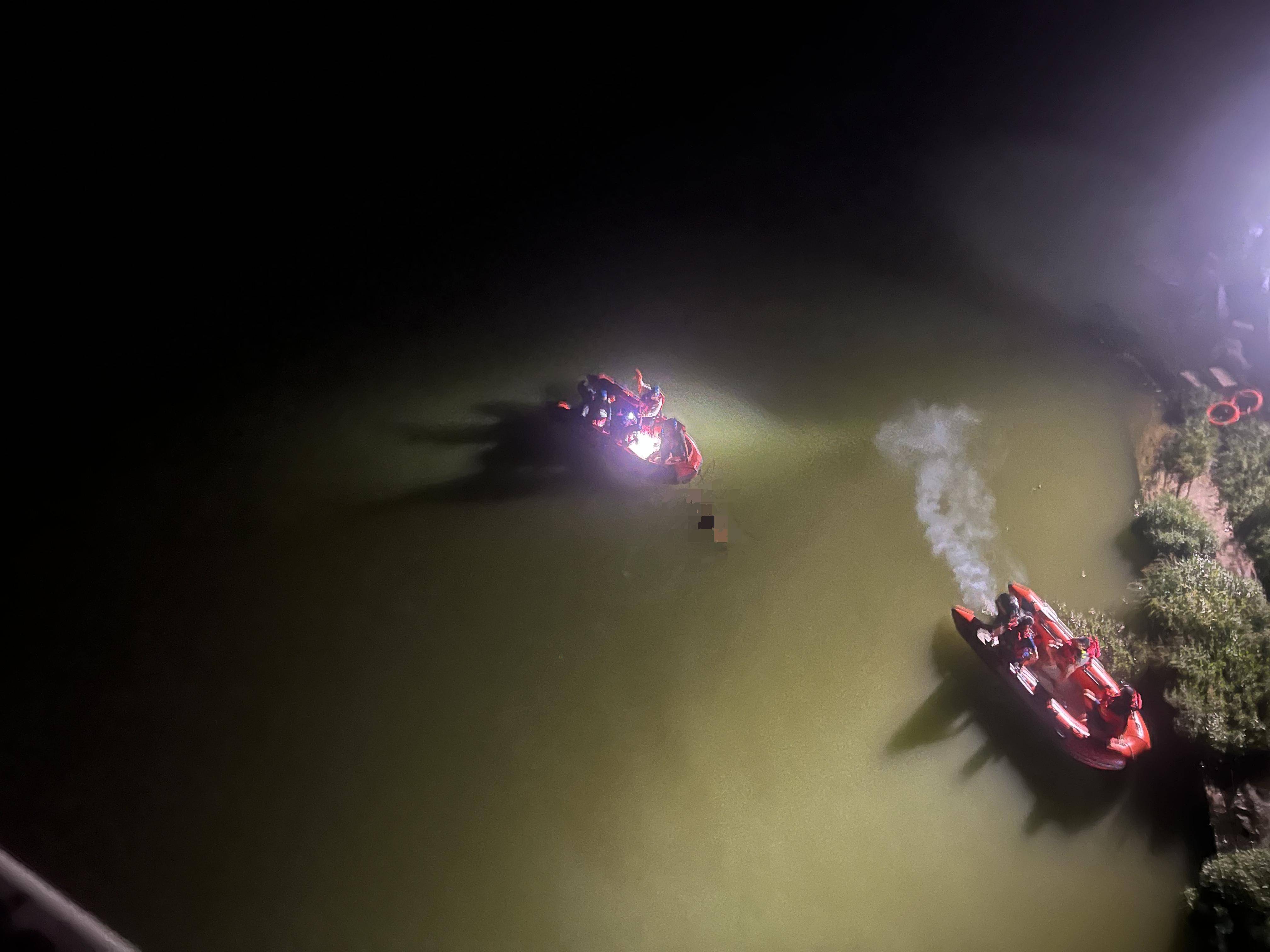 皇冠皇冠信用網平台_悲剧！四川一男子夜钓时鱼竿被鱼拖走皇冠皇冠信用網平台，下河捞鱼竿时不幸溺亡