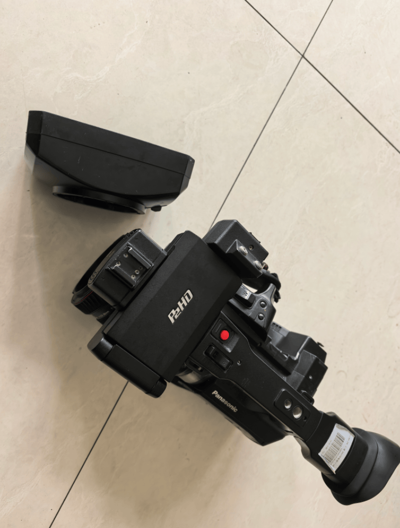 皇冠信用網登123_愤怒皇冠信用網登123！昆明电视台女记者采访时被打 摄像机遭损坏