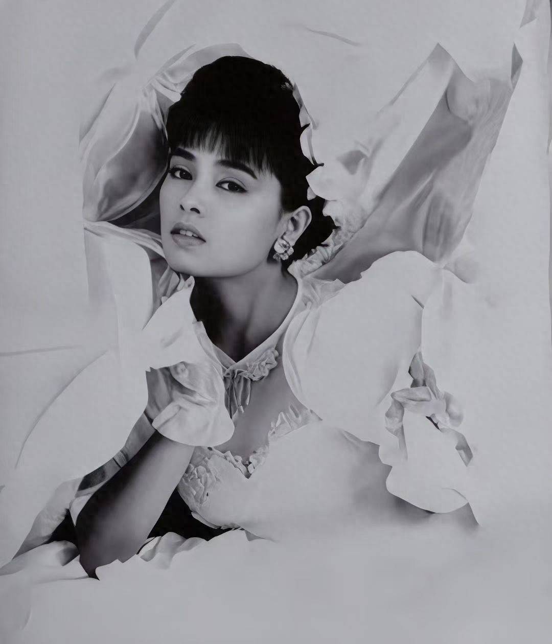 皇冠信用網代理登1_歌手千百惠去世 儿子：妈妈唯一遗憾就是没有看到家乡回归祖国