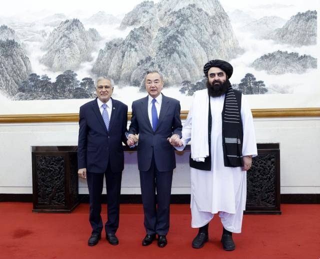 皇冠代理登录地址_塔利班明确表态皇冠代理登录地址，他们绝不听命于美国，中国出手，这2国都安心了