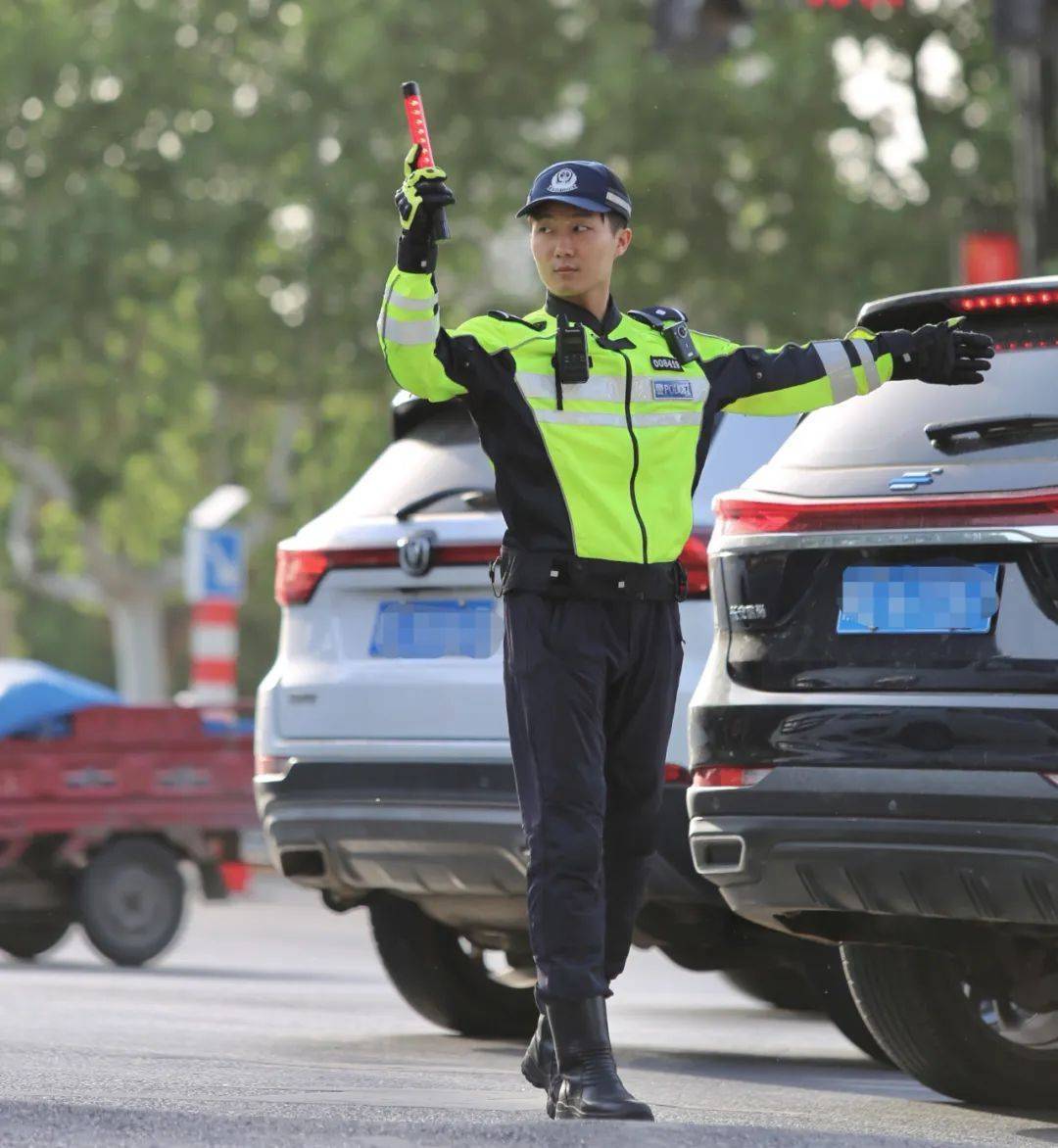 皇冠信用网正网
_货车司机被交警弄哭了皇冠信用网正网
,网友:处理得好!