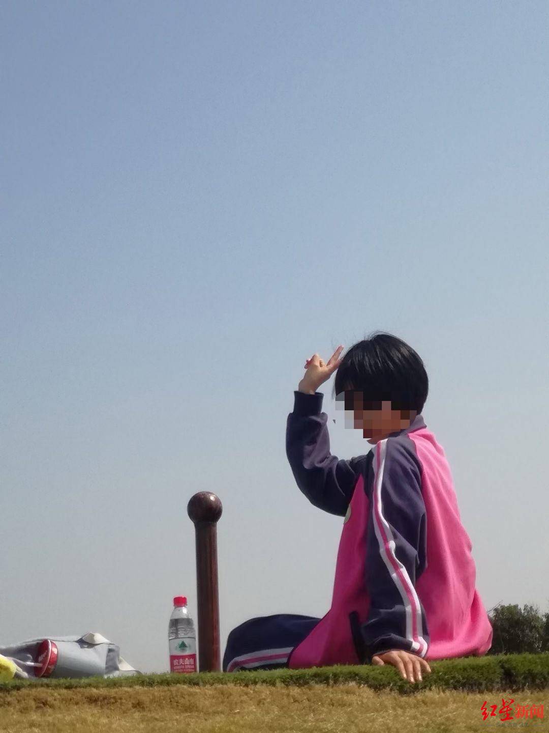 怎么注册皇冠信用網
_高一女生军训第四天倒地后死亡怎么注册皇冠信用網
,家属:她以前在篮球队,体质不差