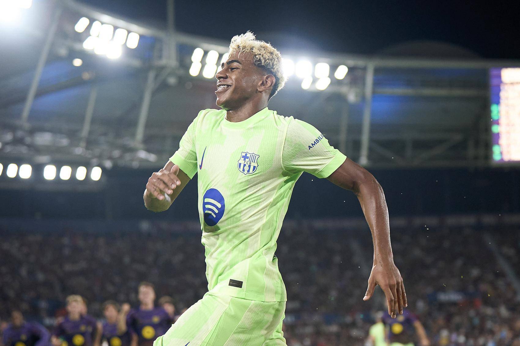 萨索洛vs那不勒斯_【西甲】拉什福德被换下之后萨索洛vs那不勒斯，亚马尔和佩德里带领巴萨大逆转