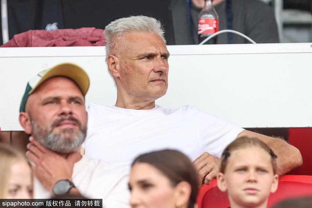 苏黎世vs图恩_河南4-0大连英博：纳萨里奥的妙传与阿奇姆彭的绝妙射门