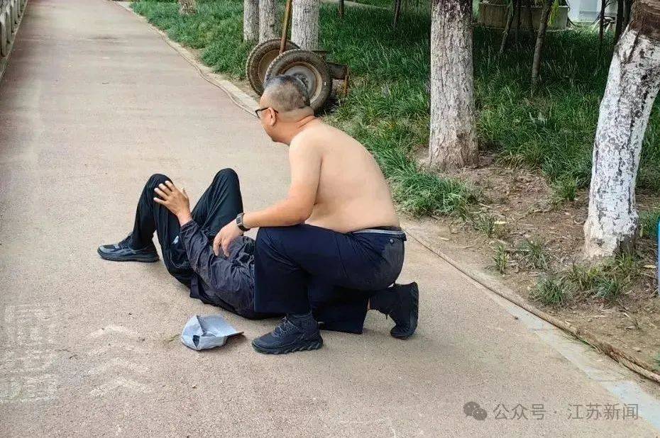 斯洛伐克超级联赛_石家庄一公安局副局长“赤膊上阵”斯洛伐克超级联赛，扑倒诈骗分子