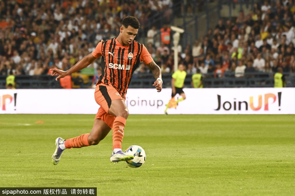 悉尼奥林匹克vs APIA莱洽德_克雷桑梅开二度破球荒悉尼奥林匹克vs APIA莱洽德，荣膺中超第22轮最佳球员！