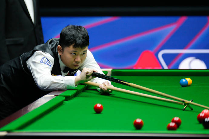 奥丹斯vs洛斯查兰特_斯诺克武汉公开赛|三名中国TOP16球手打进八强