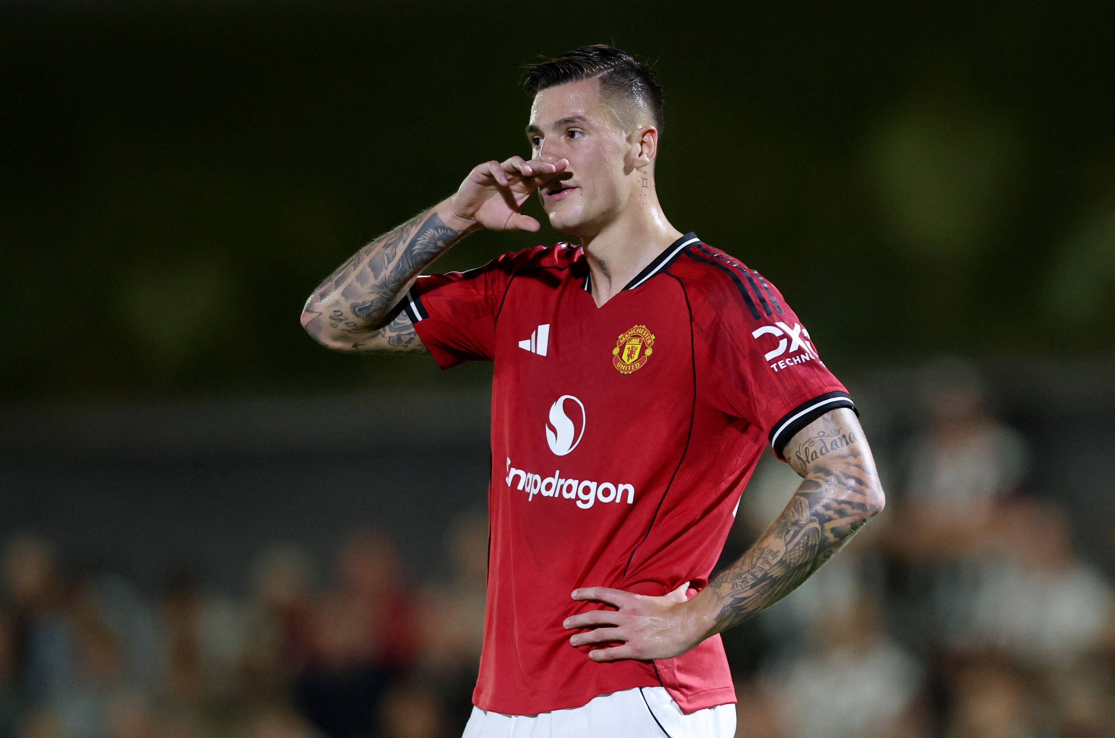 FC安道尔vs布尔戈斯_阿邦拉霍怒批曼联:舍什科第10个罚点证明他是懦夫FC安道尔vs布尔戈斯,阿莫林也一样