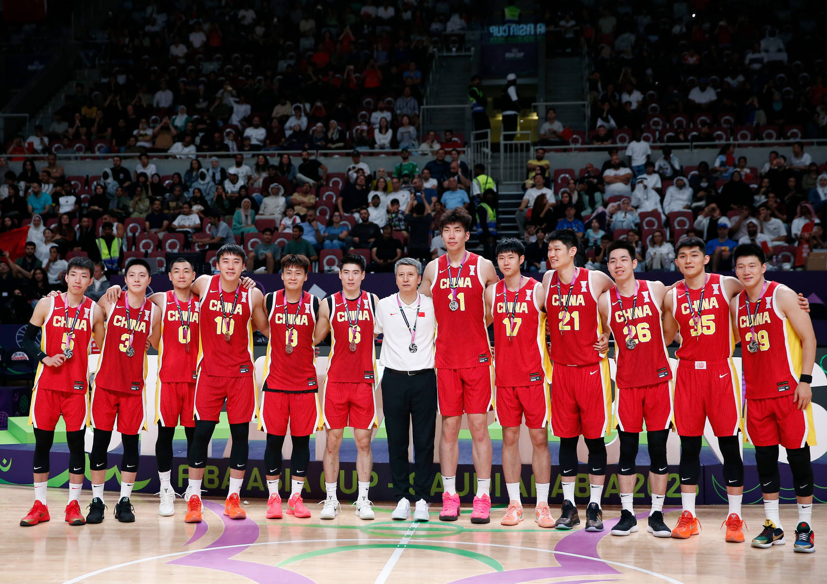 皇冠信用網如何开户_篮协主席称赞郭士强团队：简单纯粹 业余时间都在谈战术