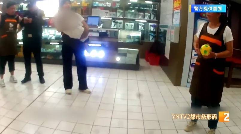 斯崔普费宁魏登vs卡芬堡_不是段子！爸爸带娃玩自己睡着了！一觉醒来斯崔普费宁魏登vs卡芬堡，孩子呢？