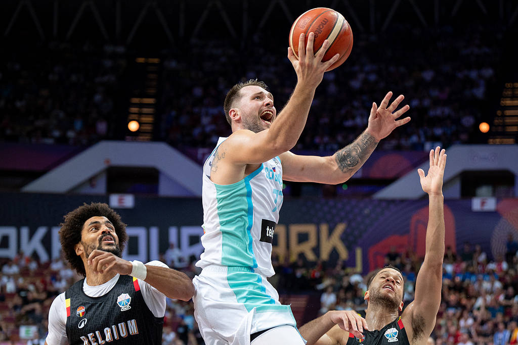 土耳其甲组联赛_欧洲杯综述：东契奇三双终获首胜 字母哥复出高效28+8