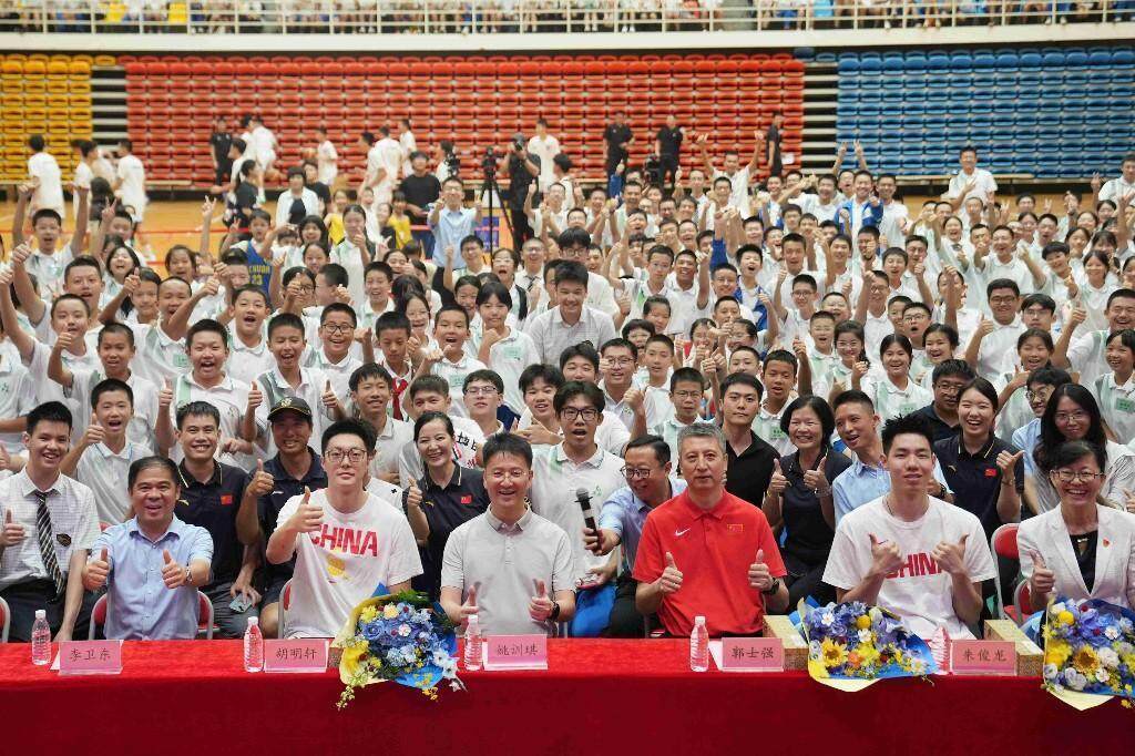 巴西圣保罗州杯_中国男篮主教练郭士强：“没想到华附同学的提问这么专业”