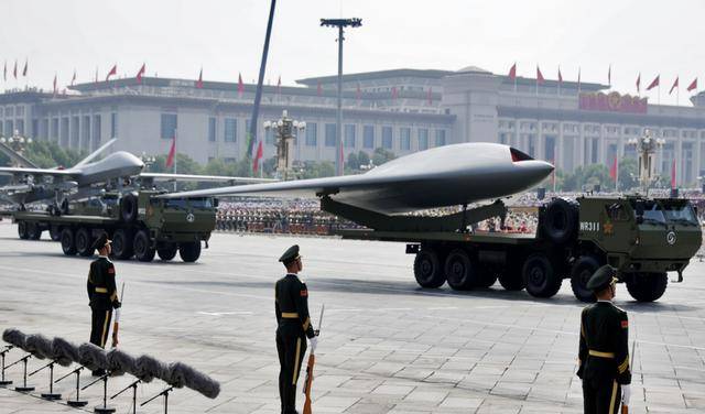 每赫伦vs拉路维尔_憋了几个小时每赫伦vs拉路维尔,外媒锐评九三阅兵:中国武器看着强,但没打过实战