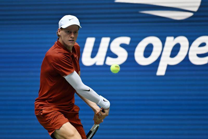 皇冠信用網代理怎么申请_美网：辛纳德比战取胜进四强 阿利亚西姆救盘点逆转晋级