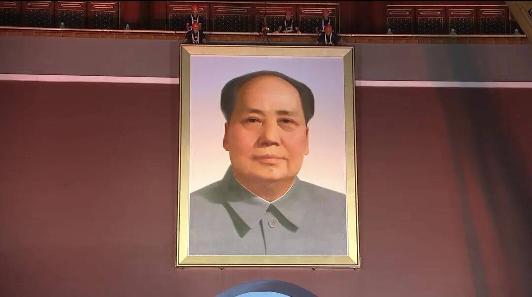 皇冠信用網代理_天安门城楼毛主席画像“换新”