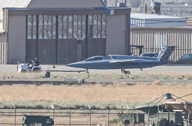 世界杯2026欧洲外围赛_一个座舱的差距:中国无人机已可独立空战世界杯2026欧洲外围赛,美国把无人机改战斗机