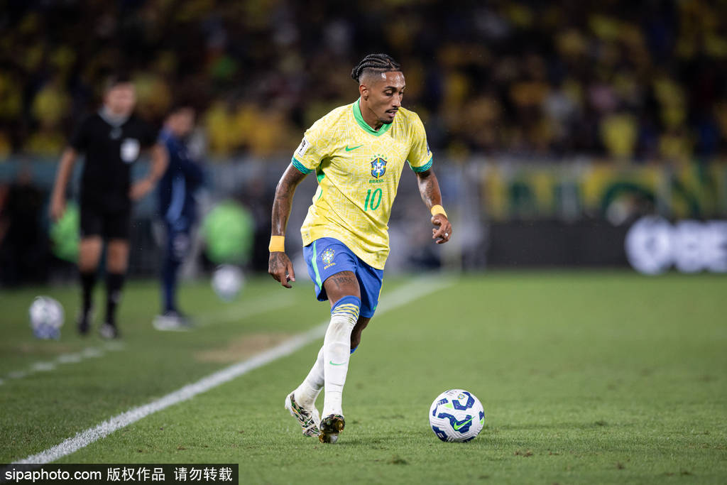 冰岛vs斯洛文尼亚_观战台:英格兰争5连胜 C罗冲纪录+梅西或迎世预赛最后一舞