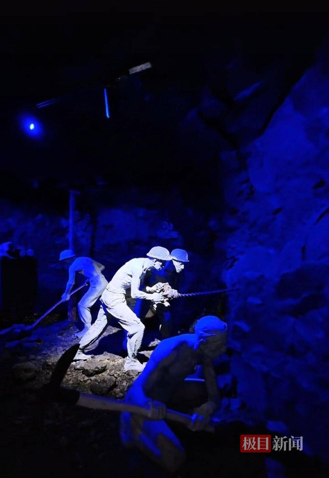 皇冠皇冠信用平台_1400多万吨煤炭被掠夺皇冠皇冠信用平台，6万多矿工丧生，很多年仅十一二岁，大同煤矿万人坑遗址累累白骨诉说侵华日军罪行