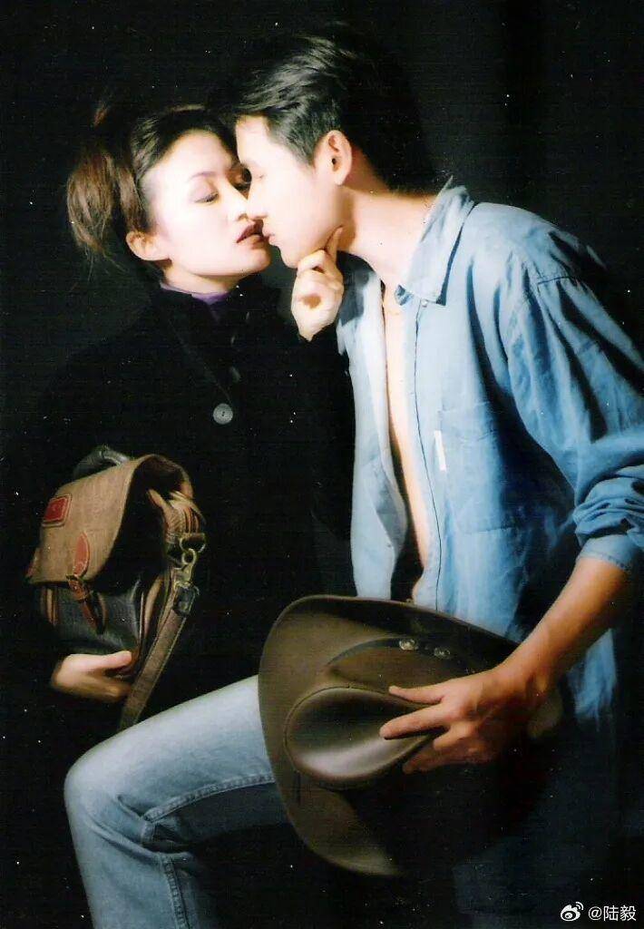 皇冠皇冠信用网平台_陆毅甜蜜自曝：鲍蕾和我在一起30年没做过饭皇冠皇冠信用网平台，方便面都不会煮