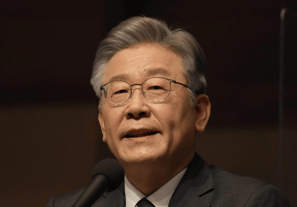 皇冠信用網在线注册_要么出手对付中国皇冠信用網在线注册,要么放弃领土,李在明登机返回韩国,临走前送中方15个字!