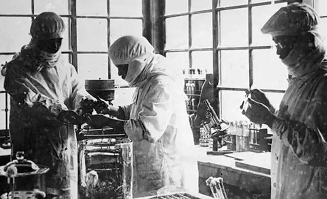 皇冠信用网会员开户申请_离谱皇冠信用网会员开户申请！俄罗斯把日本雇佣兵俘虏关笼子里游街示众？和中国有关系？