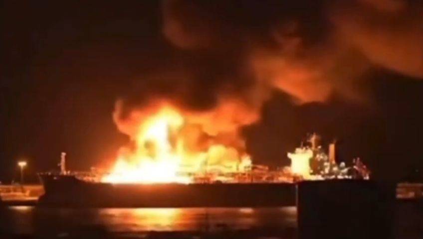 皇冠信用網注册开户_乌军袭击摧毁两艘俄罗斯油轮皇冠信用網注册开户，熊熊大火映红半边天，后果很严重